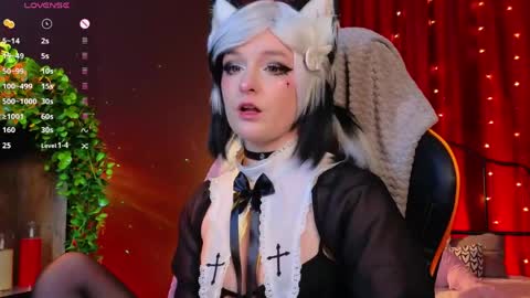 Snapshot of vronnier chatting on 05.30.26 vronnier online show from 05.30.26
