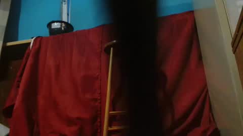 Snapshot of vrouwen_verwenner chatting on 05.25.26 Mac Miller online show from 05.25.26
