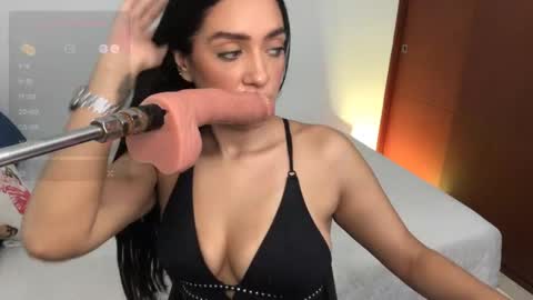 Snapshot of vsantini_ chatting on 12.13.24 vsantini_ online show from 12.13.24