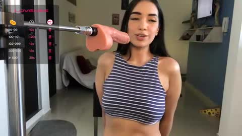 Snapshot of vsantini_ chatting on 02.21.25 vsantini_ online show from 02.21.25