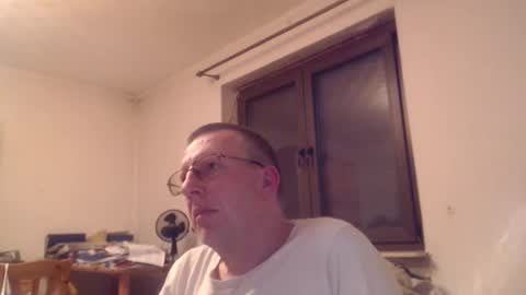 Snapshot of vthomasp719 chatting on 05.21.26 vthomasp719 online show from 05.21.26