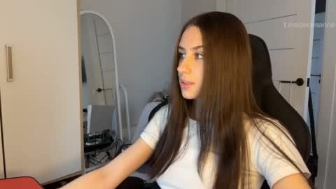 Snapshot of vx_arina chatting on 04.27.26 Arina online show from 04.27.26