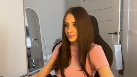 Snapshot of vx_arina chatting on 04.28.26 Arina online show from 04.28.26