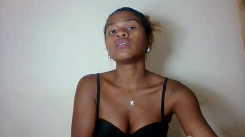 Snapshot of vynarahot chatting on 05.02.26 vynarahot online show from 05.02.26