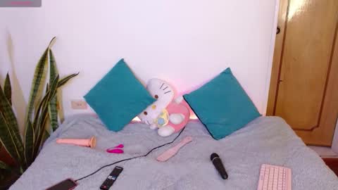 kitty SUPORT ME AND MY BABY SINGLE MOMY online show from 11.21.25