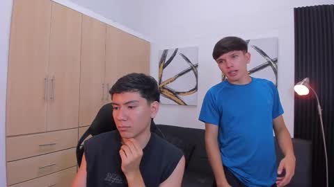 Hi  I am Venus kloy Thiago online show from 09.23.25