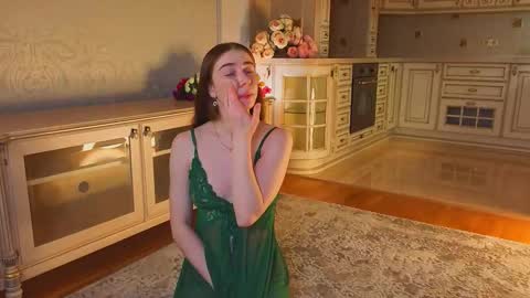 hello guys im Lilian online show from 10.04.25