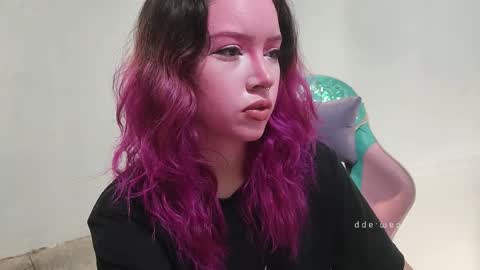Snapshot of wandadoll chatting on 11.28.25 Wanda online show from 11.28.25