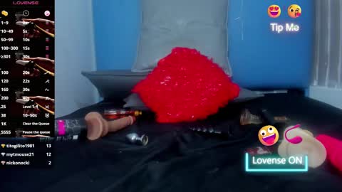 Snapshot of wandaloov chatting on 02.14.25  wanda  online show from 02.14.25