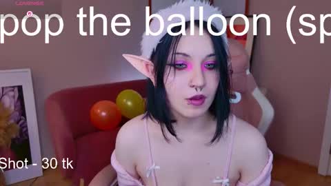 Snapshot of wandy_di chatting on 12.15.25 Wandy online show from 12.15.25