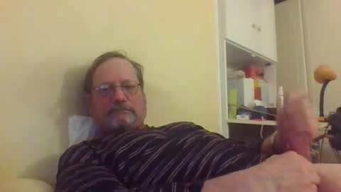 Snapshot of wanky357 chatting on 12.21.25 Tibo Love online show from 12.21.25