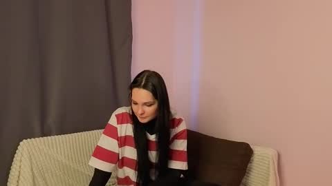 Snapshot of wanmerrill chatting on 11.15.25 jean online show from 11.15.25