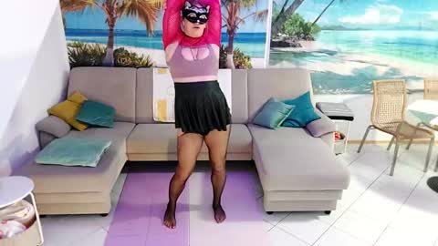 Emilia inst  online show from 01.03.25