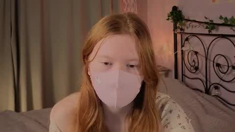 Snapshot of warm_whispers chatting on 01.11.26 lira and flo online show from 01.11.26