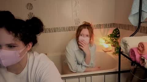 Snapshot of warm_whispers chatting on 01.14.26 lira and flo online show from 01.14.26