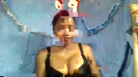 Snapshot of wasselline69 chatting on 12.18.25 wasselline69 online show from 12.18.25