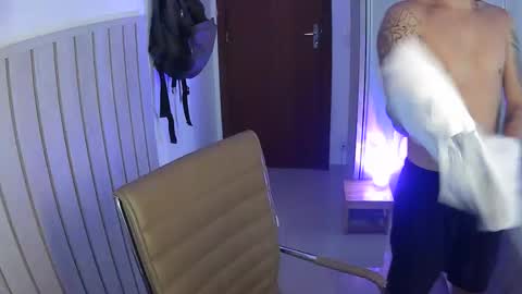 wave_boyy online show from 04.04.26