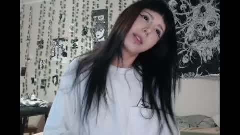 Snapshot of wavy_nights chatting on 04.26.26 Mina online show from 04.26.26