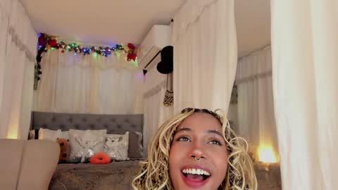 Snapshot of wayuu_goddess chatting on 12.14.24 Wayuu Goddess  3 online show from 12.14.24