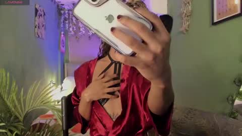 Snapshot of wayuu_goddess chatting on 02.14.25 Wayuu Goddess  3 online show from 02.14.25