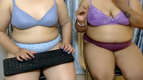 Snapshot of we_are_indian chatting on 06.08.26 khushiwife kabirhubby kavyasexy gf online show from 06.08.26