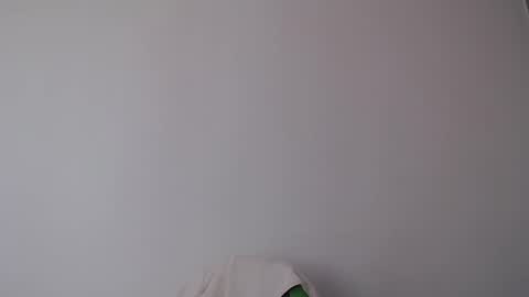 Snapshot of we_n_you chatting on 07.21.26 Trixie 3 online show from 07.21.26