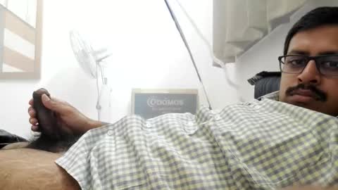 Snapshot of wearcondom chatting on 05.25.26 sexyguy online show from 05.25.26