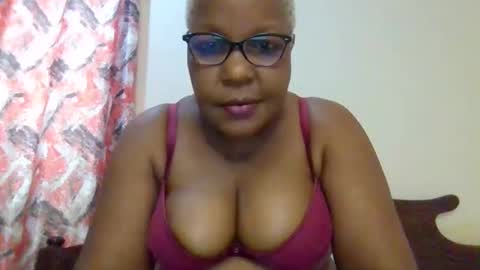 Snapshot of weaverbird25 chatting on 02.06.26 weaverbird25 online show from 02.06.26