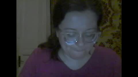 Snapshot of webgirl2 chatting on 11.11.25 Marina online show from 11.11.25