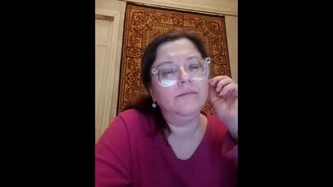 Snapshot of webgirl2 chatting on 11.12.25 Marina online show from 11.12.25