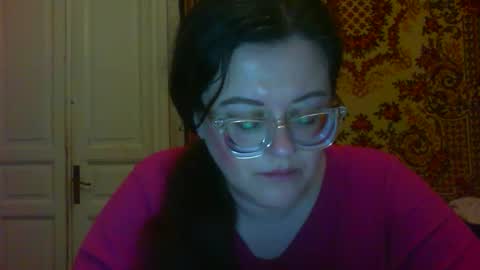 Snapshot of webgirl2 chatting on 11.22.25 Marina online show from 11.22.25
