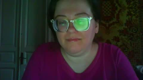 Snapshot of webgirl2 chatting on 01.09.26 Marina online show from 01.09.26