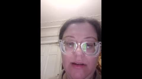 Snapshot of webgirl2 chatting on 02.25.26 Marina online show from 02.25.26