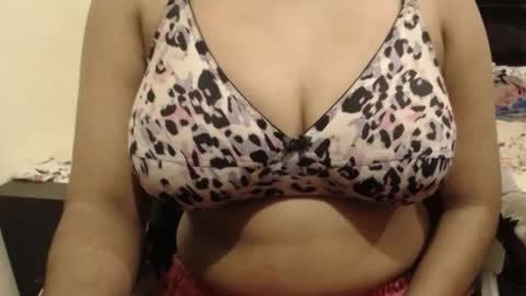 Snapshot of webshowxxx chatting on 02.11.26 mina online show from 02.11.26