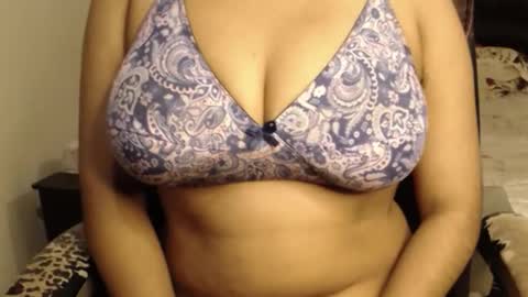 Snapshot of webshowxxx chatting on 02.22.26 mina online show from 02.22.26