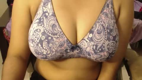 Snapshot of webshowxxx chatting on 06.25.26 mina online show from 06.25.26