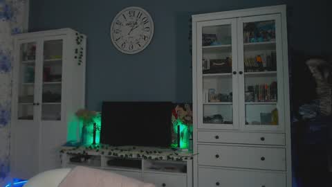 Snapshot of weed_princesss chatting on 01.23.25  moon  online show from 01.23.25