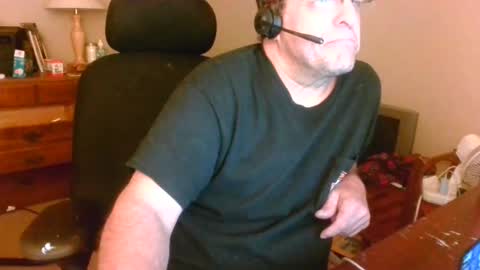 Snapshot of welderod chatting on 06.28.26 welderod online show from 06.28.26