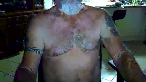 Snapshot of wellhelloo chatting on 02.17.26 Wellhelloo online show from 02.17.26