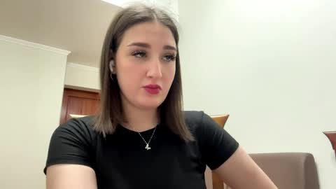 Snapshot of wendolynmusil chatting on 04.08.26 Anna online show from 04.08.26