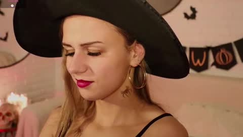 Im Wendy online show from 10.25.25