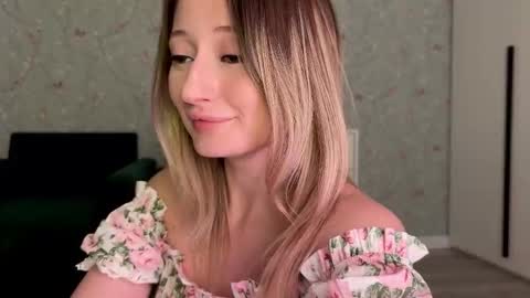 Daisy    online show from 11.07.25