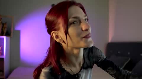 Snapshot of wendygilber chatting on 09.12.25 Wendy online show from 09.12.25