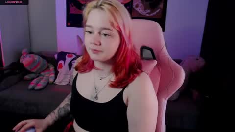 Snapshot of wendyycandy chatting on 06.15.26 wendyycandy online show from 06.15.26