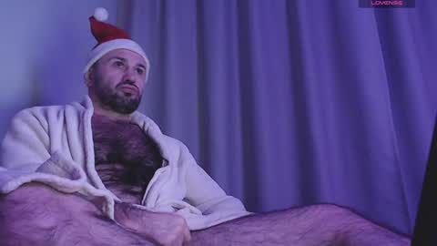 Snapshot of werewolf1988s chatting on 12.25.24 werewolf1988s online show from 12.25.24