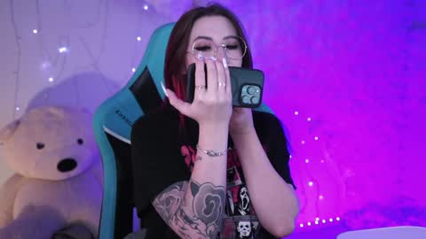 little girl who is always rightLisa online show from 12.04.24