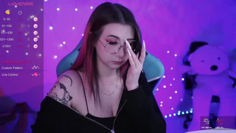 little girl who is always rightLisa online show from 12.10.24