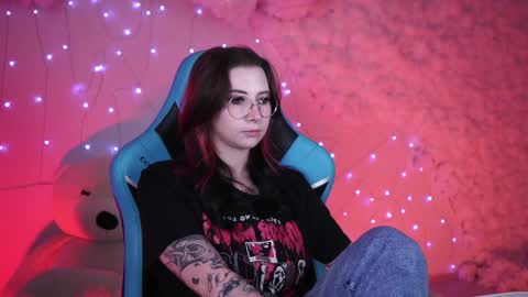 little girl who is always rightLisa online show from 12.11.24