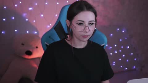 little girl who is always rightLisa online show from 12.12.24