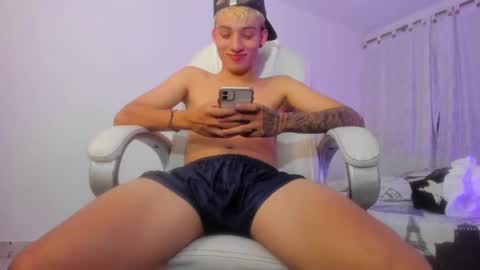 Snapshot of wesley_boy chatting on 09.09.25 Wesley Boy online show from 09.09.25